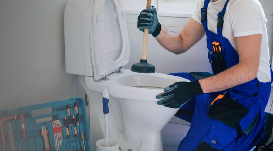 Expert burst pipe repair services in Coffey, MO
